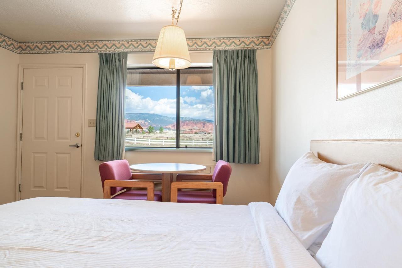 Motel ทอร์รีย์ ภายนอก รูปภาพ